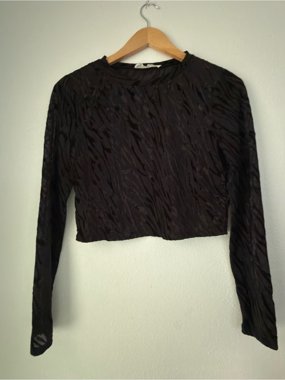 Elodie Women’s Black Animal Print Sheer Mesh Mock Neck Cropped Top M